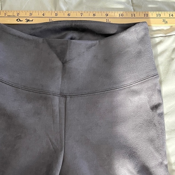 White House Black Market Grey Runway Vegan Suede Leggings sz 2 - Picture 11 of 12